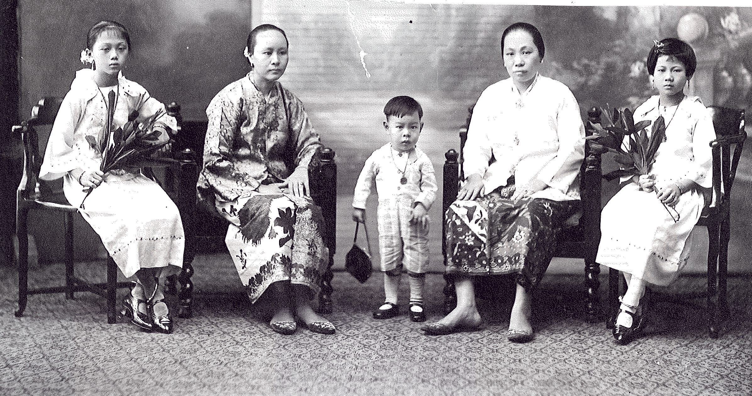 The author’s mother’s family. Her mother is seated on the extreme right.